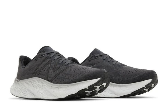 NEW BALANCE M More V4 (2E) M BLACK/WHITE
