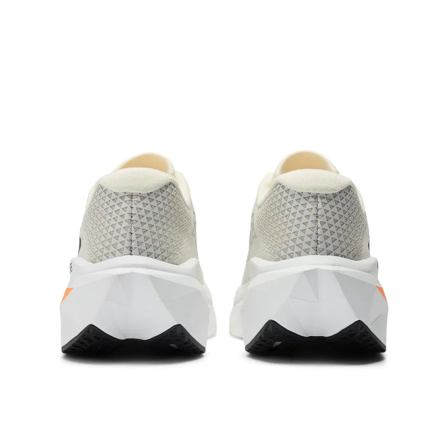 NEW BALANCE M Fuel Cell Supercomp Trainer V4 WHITE/MANGO