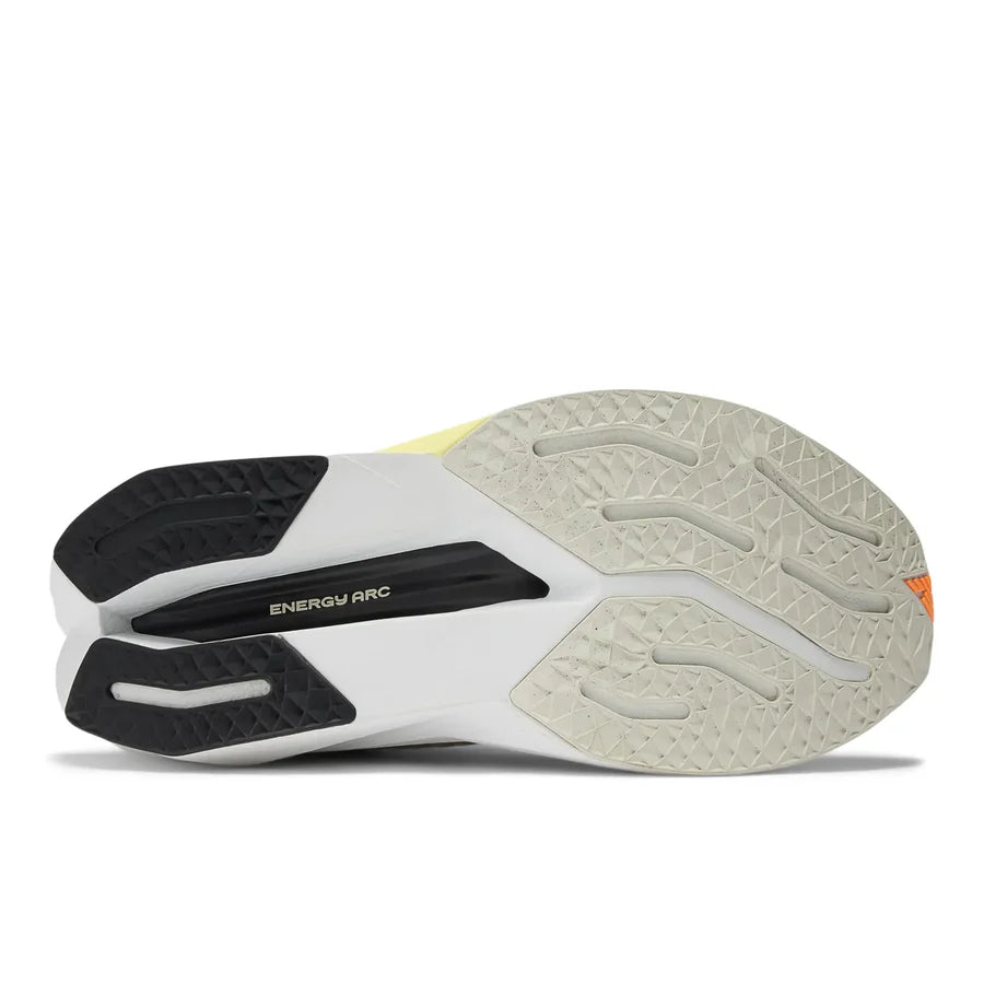 NEW BALANCE M Fuel Cell Supercomp Trainer V4 WHITE/MANGO