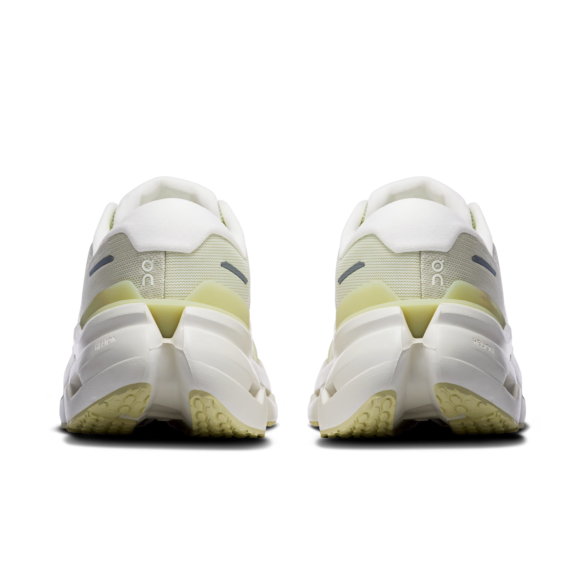 ON W Cloudrunner 3 SEEDLING IVORY