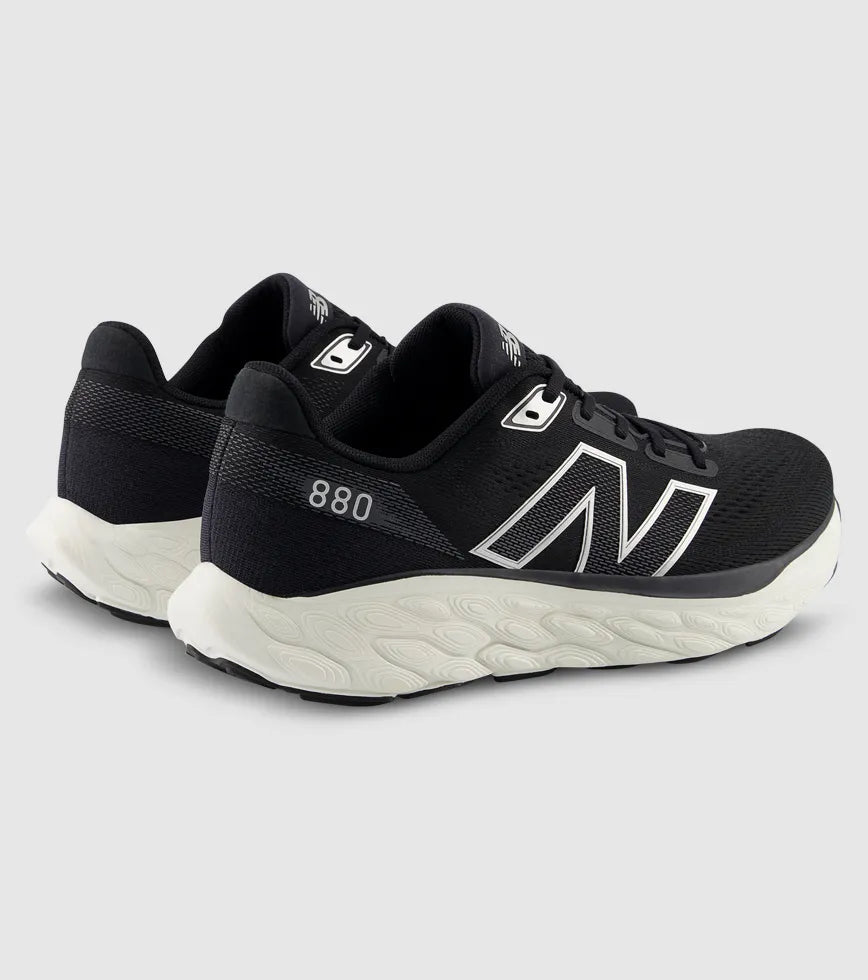 NEW BALANCE M M880B V14 2E Width BLACK