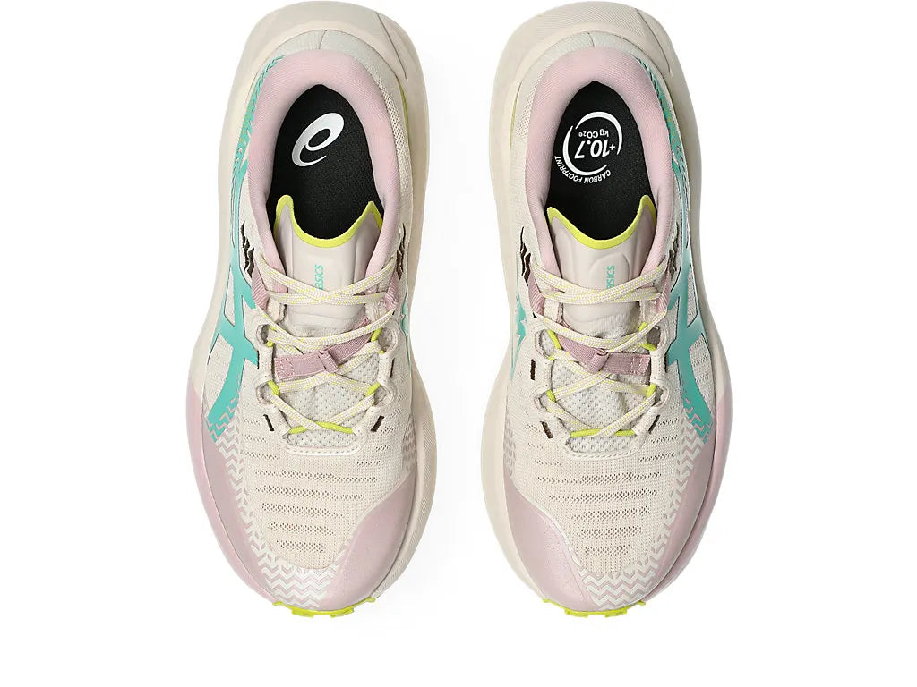 ASICS W Trabuco Max 5 (b) MINERAL BEIGE/ARORA GREEN
